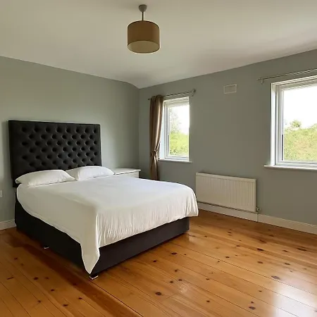 Luxurious 4 Bed At Cahir And Cashel *
