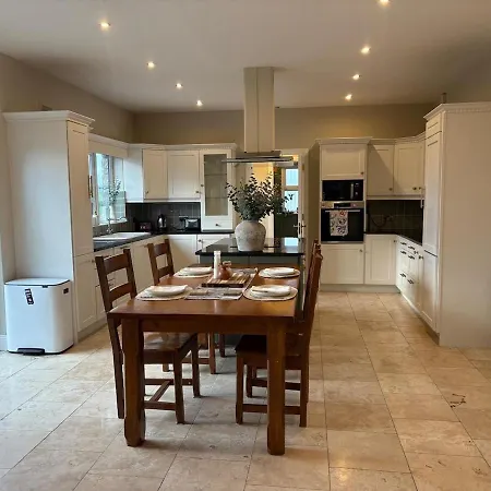 Casa vacanze Luxurious 4 Bed At Cahir And Cashel *