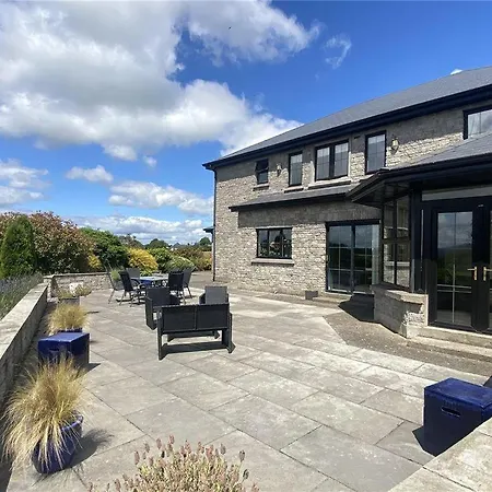 Casa vacanze Luxurious 4 Bed At Cahir And Cashel